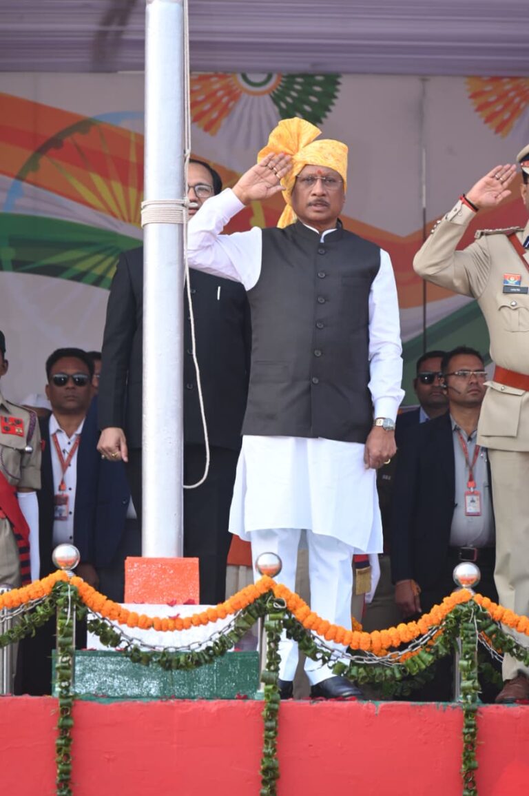 बिलासपुर में गूँजा ‘विकसित छत्तीसगढ़’ का संकल्प, सीएम साय ने फहराया तिरंगा